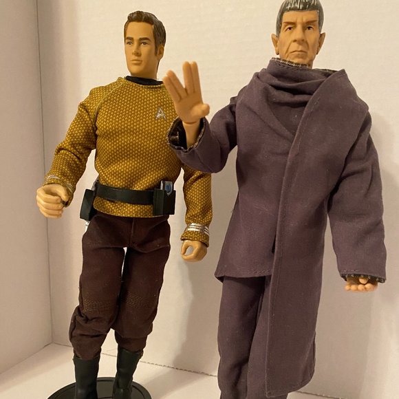 Other - Star Trek 2009  Captain Kirk And Mr. Spock Figurine